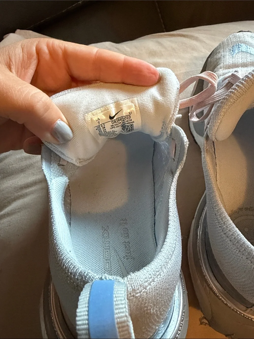 Nike easy laces peach